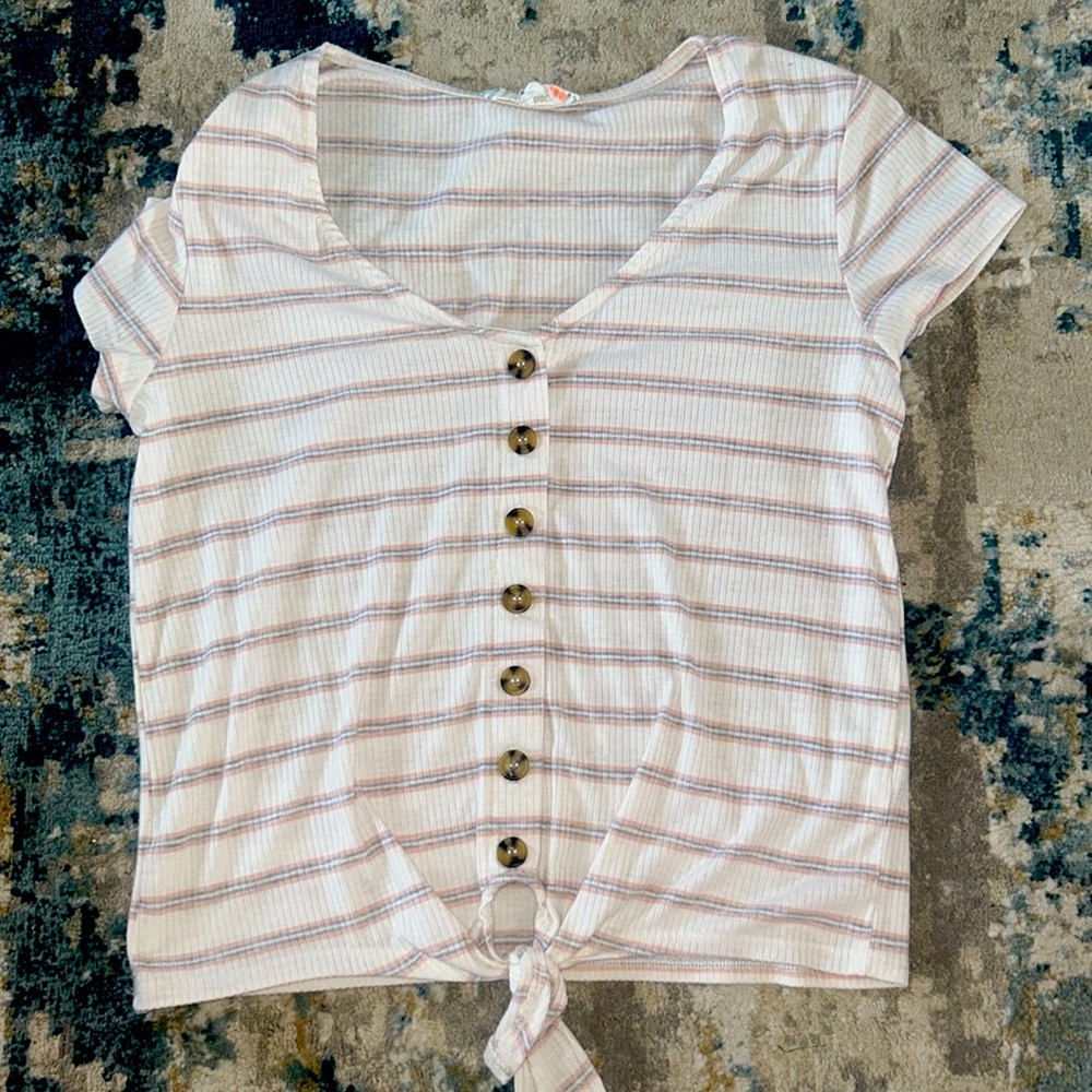 scoop neck short sleeve top